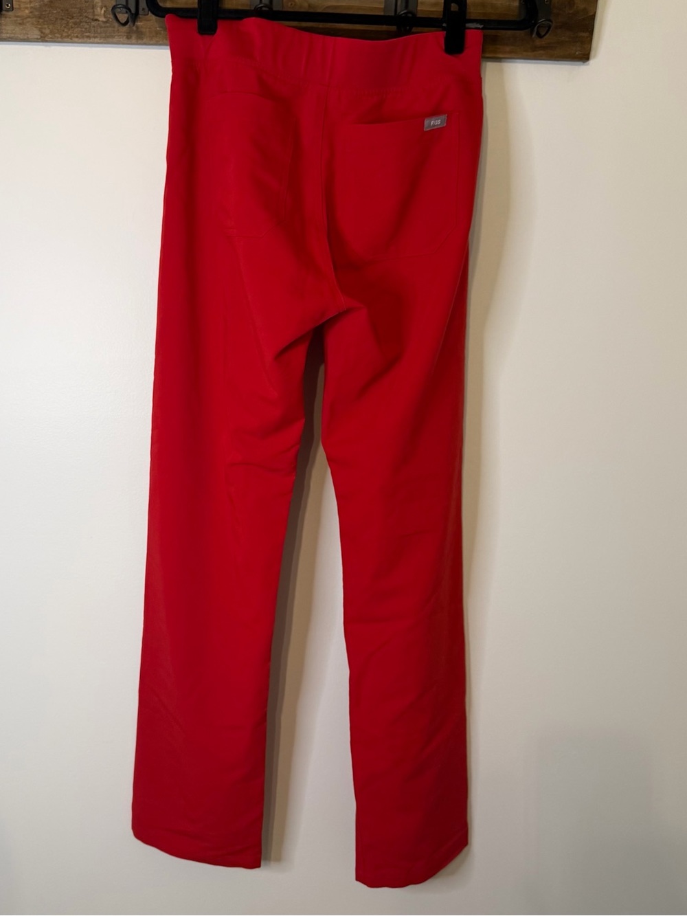 FIGS Technical Collection Red Slim Scrub Pants Size Small Tall S/T Workwear - Picture 3 of 9
